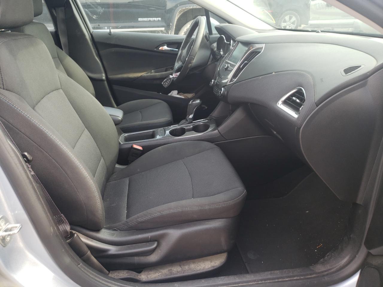 Photo 5 from auction – 2017 CHEVROLET CRUZE LT with VIN 1G1BE5SM1H7127049