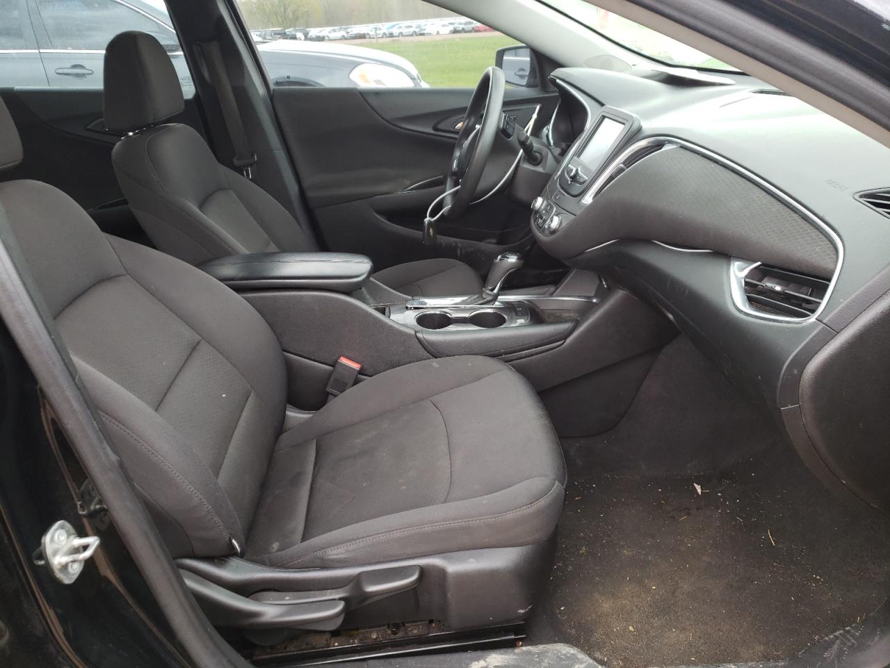 Photo 5 from auction – 2016 CHEVROLET MALIBU LT with VIN 1G1ZE5ST5GF257894