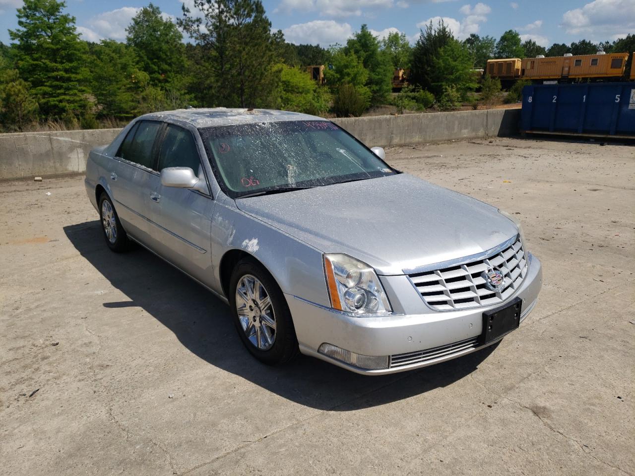 CADILLAC DTS PREMIU 2011 with VIN 1G6KH5E67BU138810 - Photo from auction