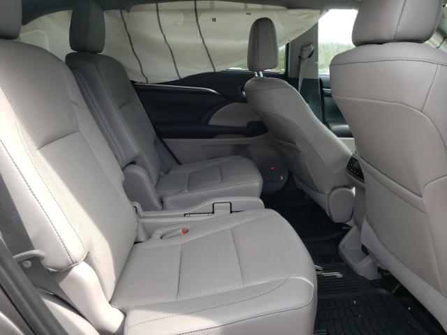 Photo 6 from auction – 2016 TOYOTA HIGHLANDER with VIN 5TDDKRFH7GS326267