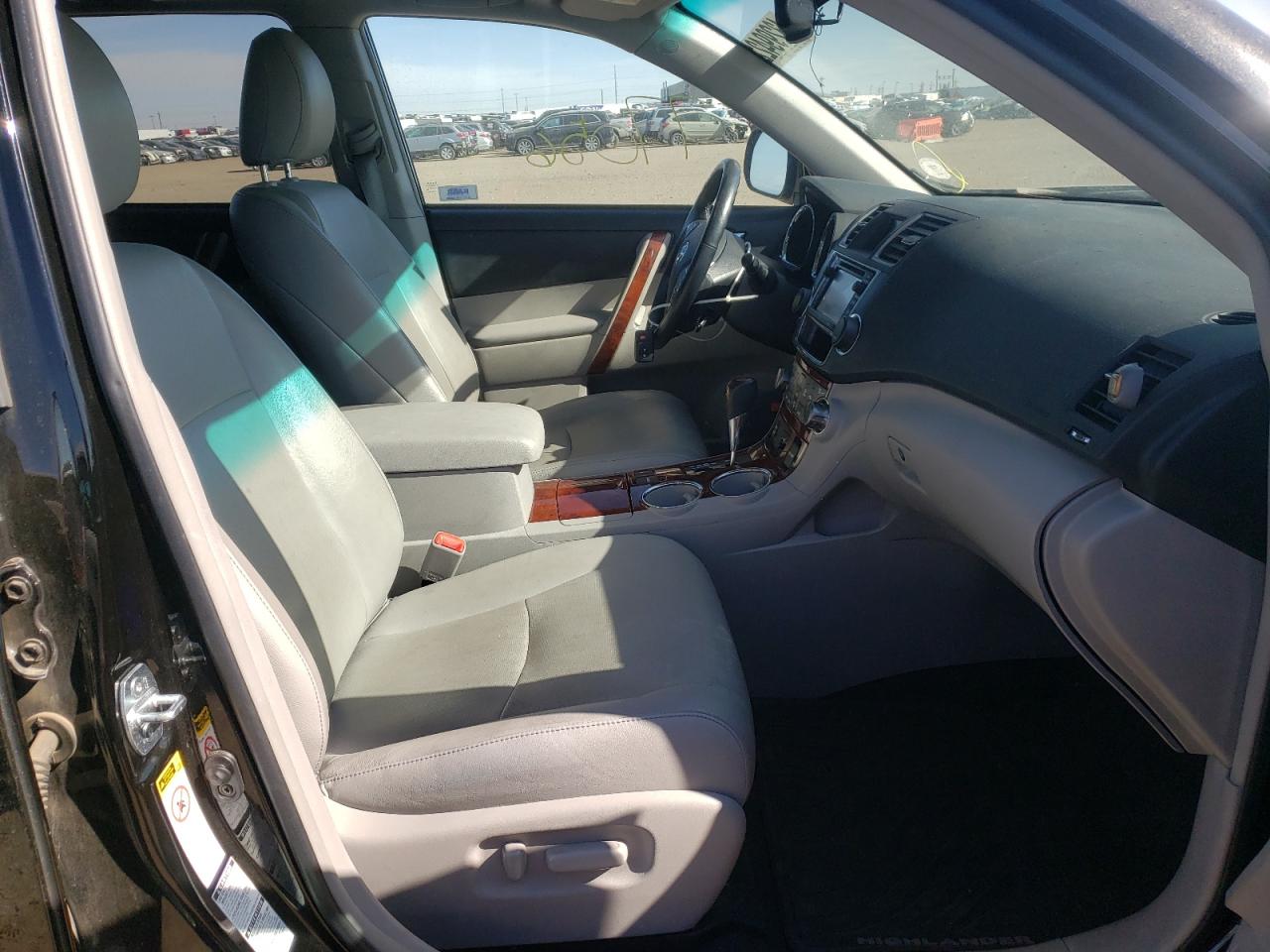 Zdjęcie 5 z aukcji – 2013 TOYOTA HIGHLANDER z VIN 5TDDK3EHXDS265944