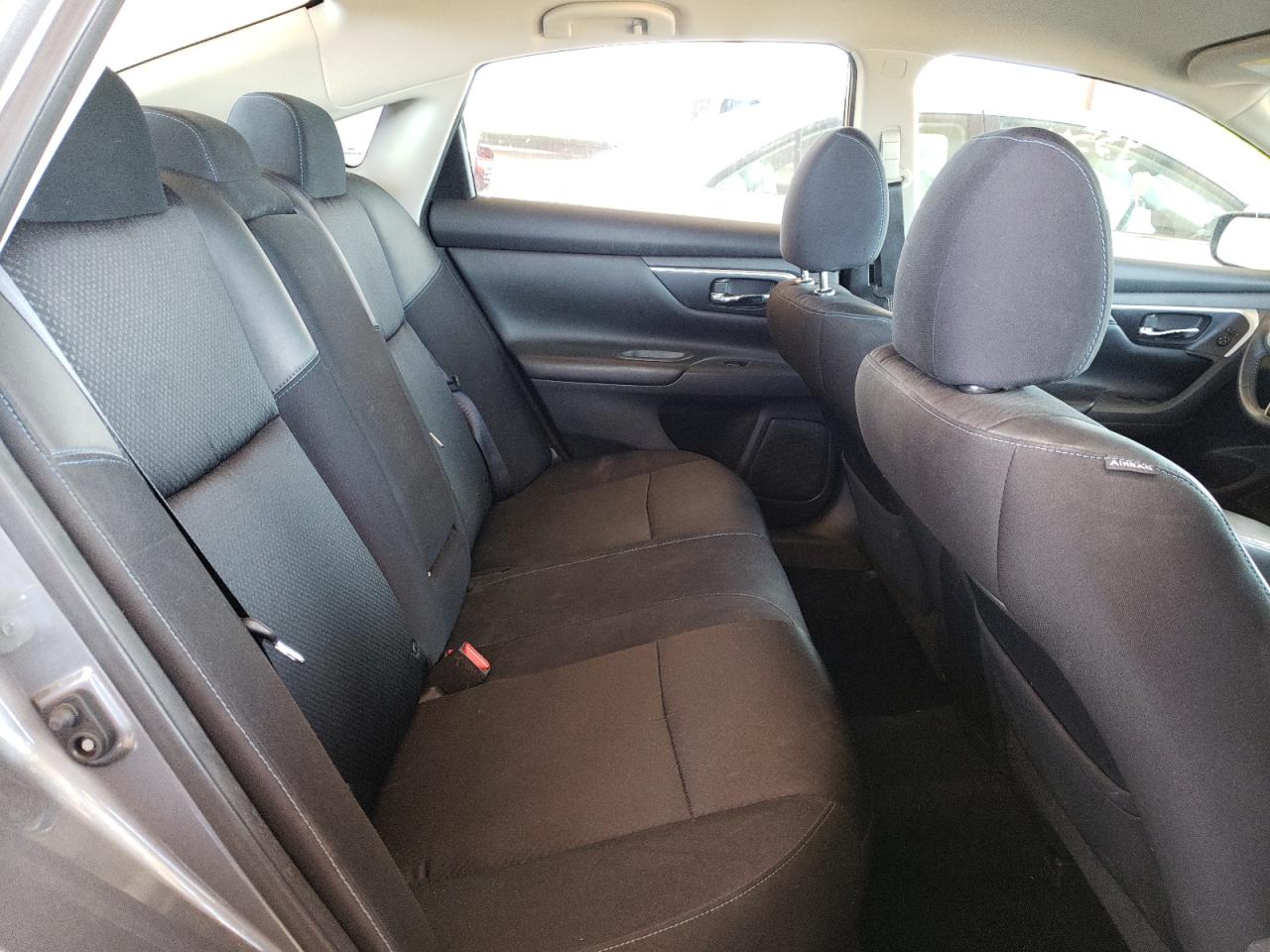 Photo 6 from auction – 2017 NISSAN ALTIMA 2.5 with VIN 1N4AL3AP3HC213775