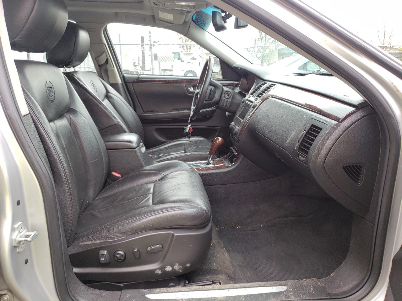 Photo 5 from auction – 2011 CADILLAC DTS PREMIU with VIN 1G6KH5E61BU116186