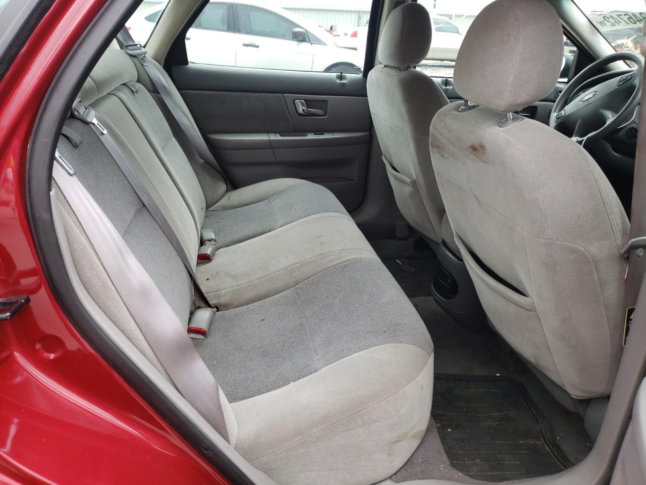 Photo 17 from auction – 2002 FORD TAURUS with VIN 1FAFP55242A222931