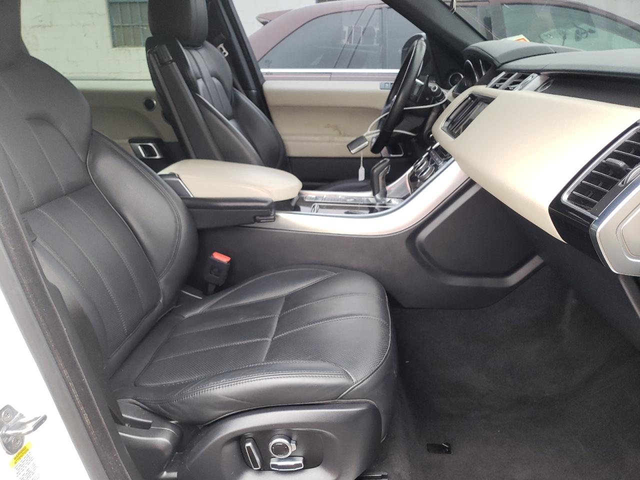Photo 5 from auction – 2016 LAND ROVER RANGE ROVE with VIN SALWR2EF4GA555166
