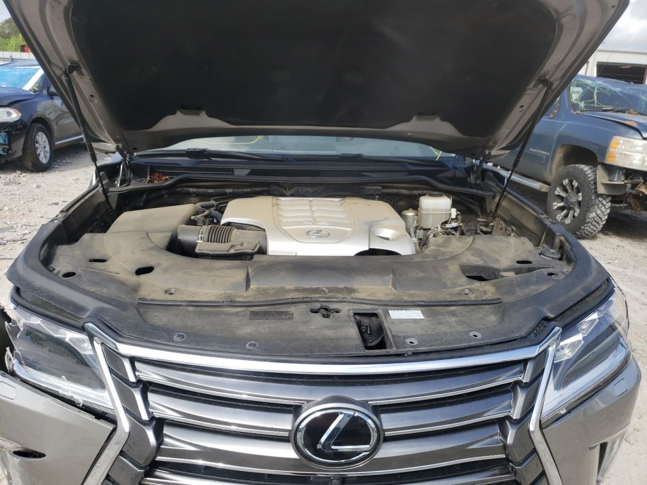 Photo 7 from auction – 2016 LEXUS LX 570 with VIN JTJHY7AX4G4218409