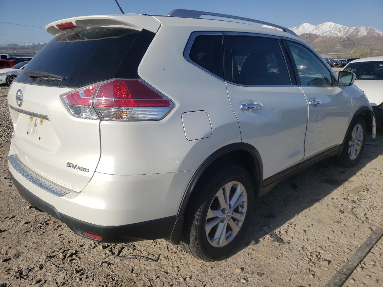 Photo 4 from auction – 2015 NISSAN ROGUE S with VIN KNMAT2MV9FP547149