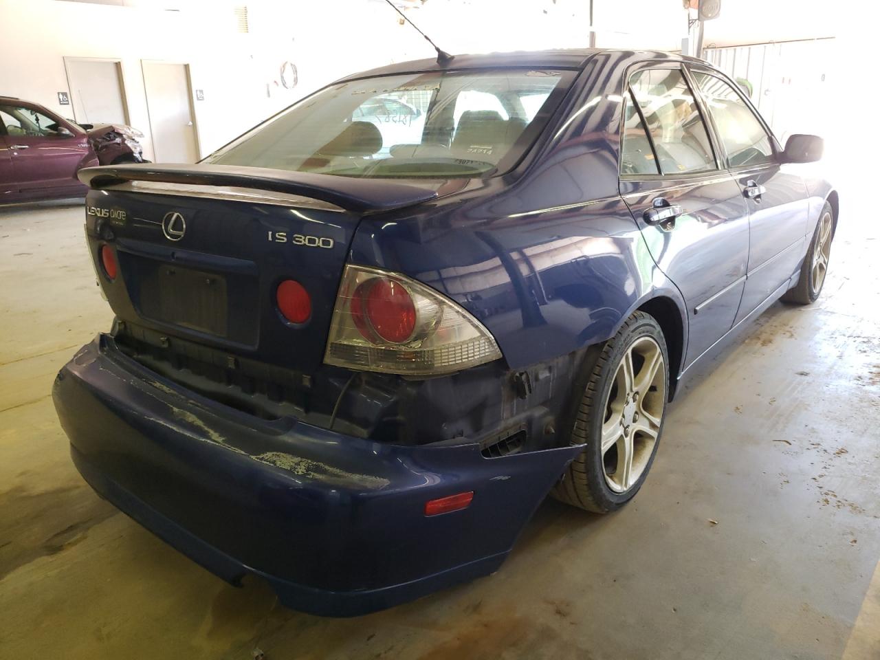 Photo 4 from auction – 2001 LEXUS IS 300 with VIN JTHBD182410019482