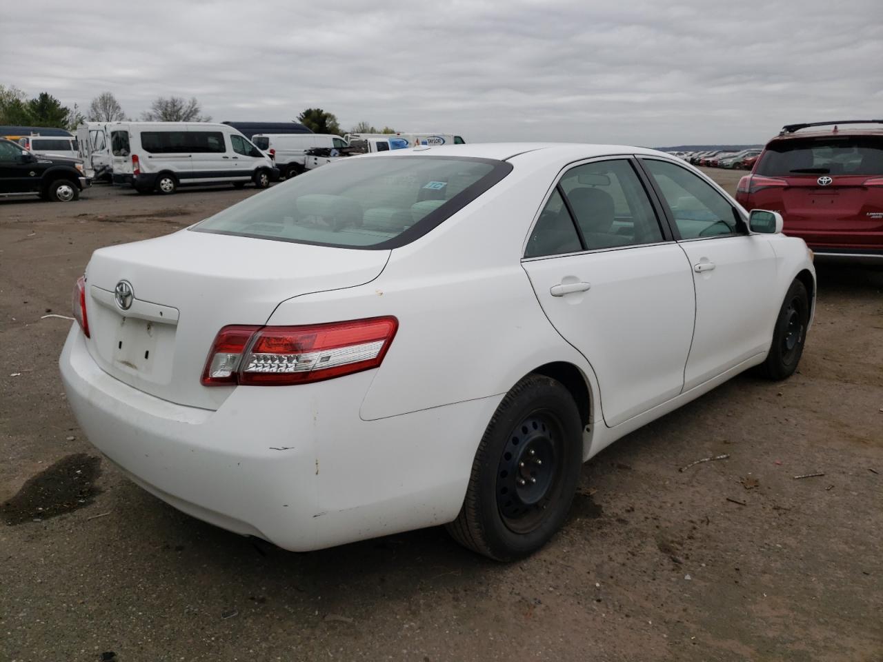 Photo 4 from auction – 2010 TOYOTA CAMRY with VIN 4T1BF3EK2AU570154
