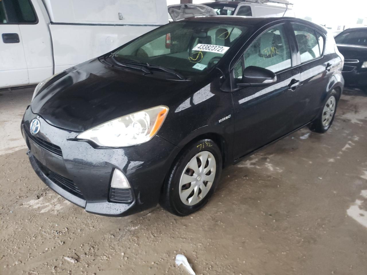 Photo 2 from auction – 2012 TOYOTA PRIUS C with VIN JTDKDTB38C1506437