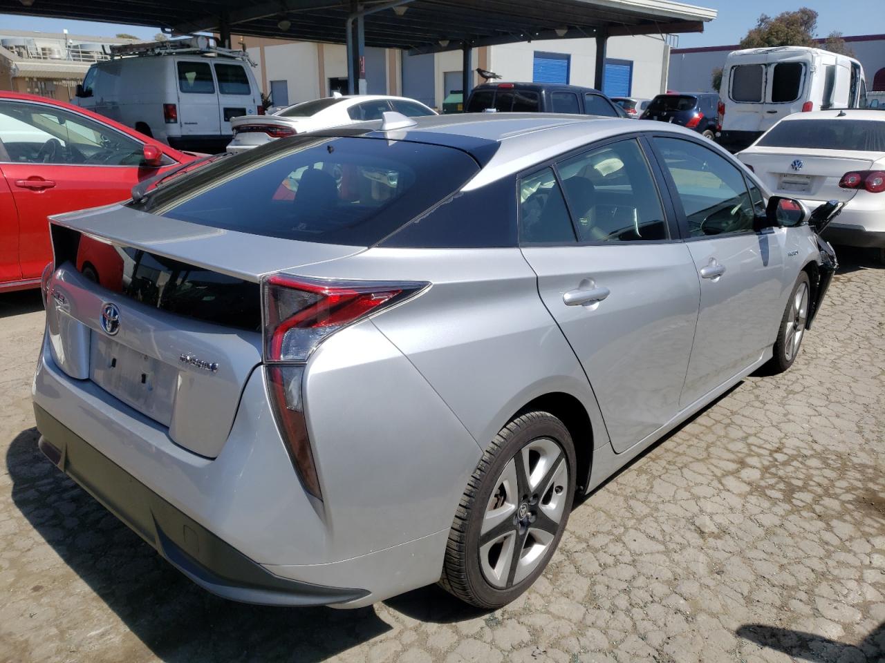 Photo 16 from auction – 2016 TOYOTA PRIUS with VIN JTDKARFU2G3521587