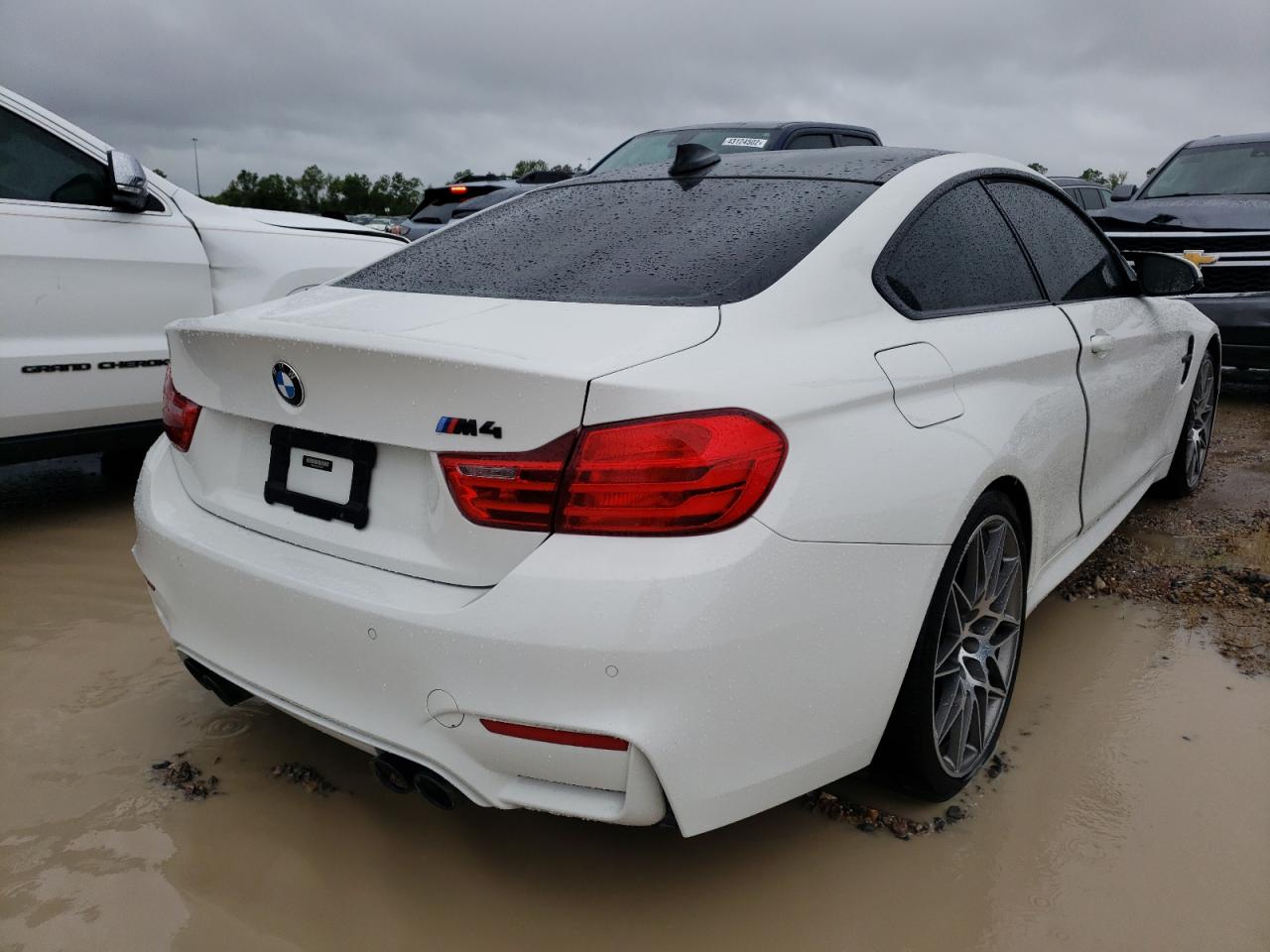 Photo 4 from auction – 2017 BMW M4 with VIN WBS3R9C54HK709537