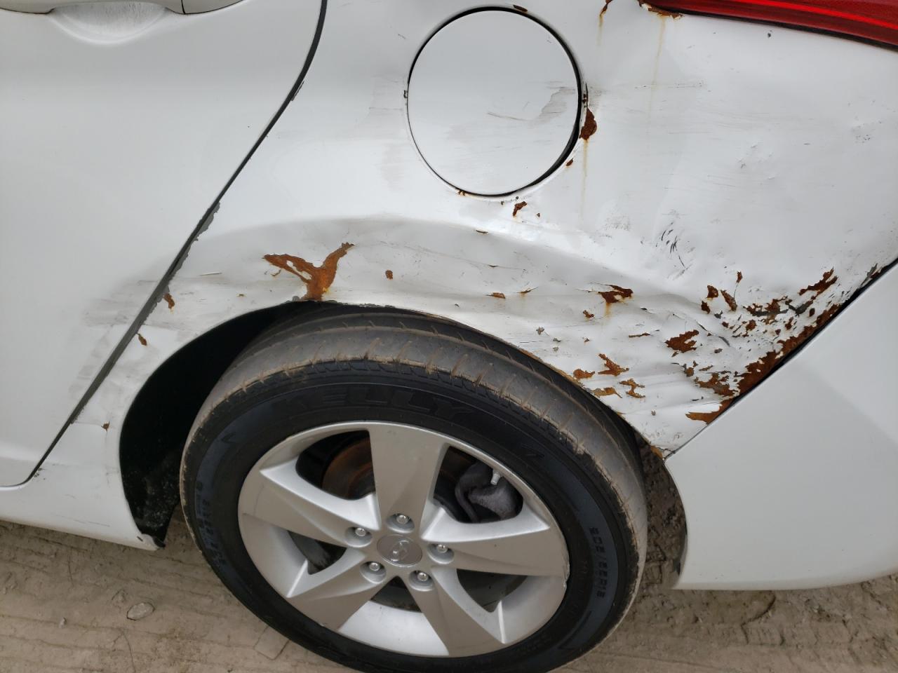 Photo 9 from auction – 2012 HYUNDAI ELANTRA GL with VIN 5NPDH4AE7CH122244