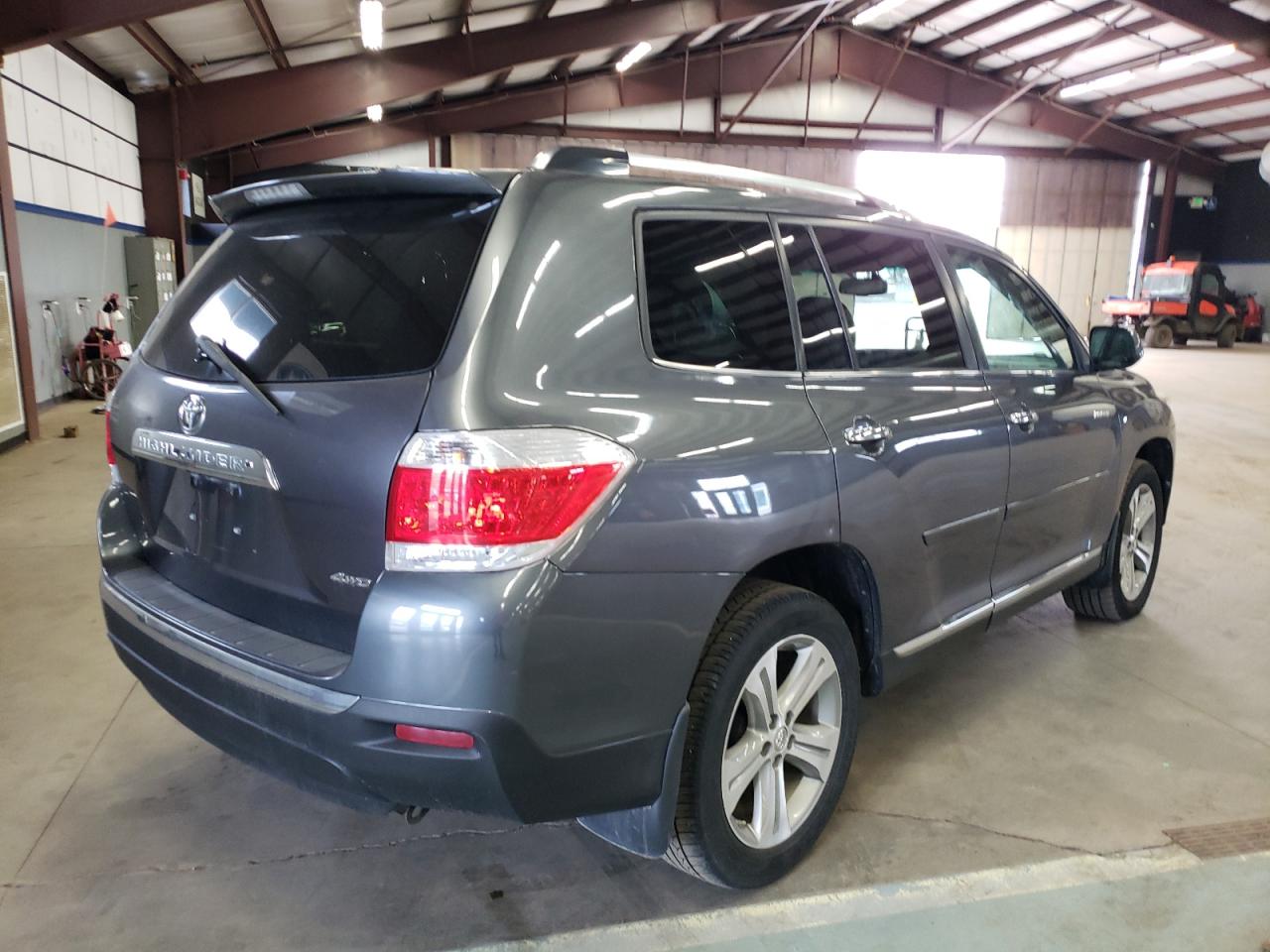 Photo 4 from auction – 2012 TOYOTA HIGHLANDER with VIN 5TDDK3EH6CS163734