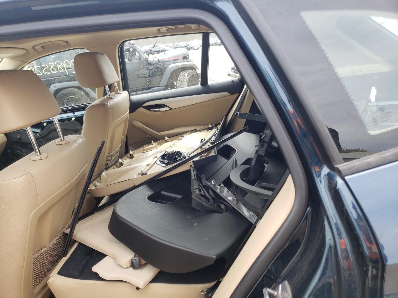 Photo 6 from auction – 2015 BMW X1 XDRIVE2 with VIN WBAVL1C50FVY36779