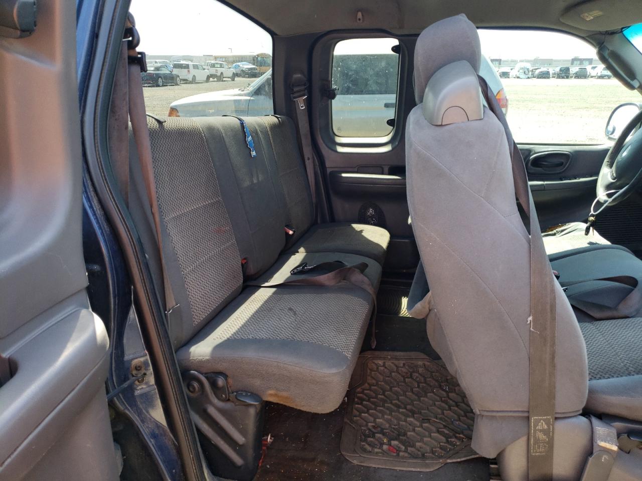 Photo 6 from auction – 2003 FORD F150 with VIN 1FTRX17293KA84439