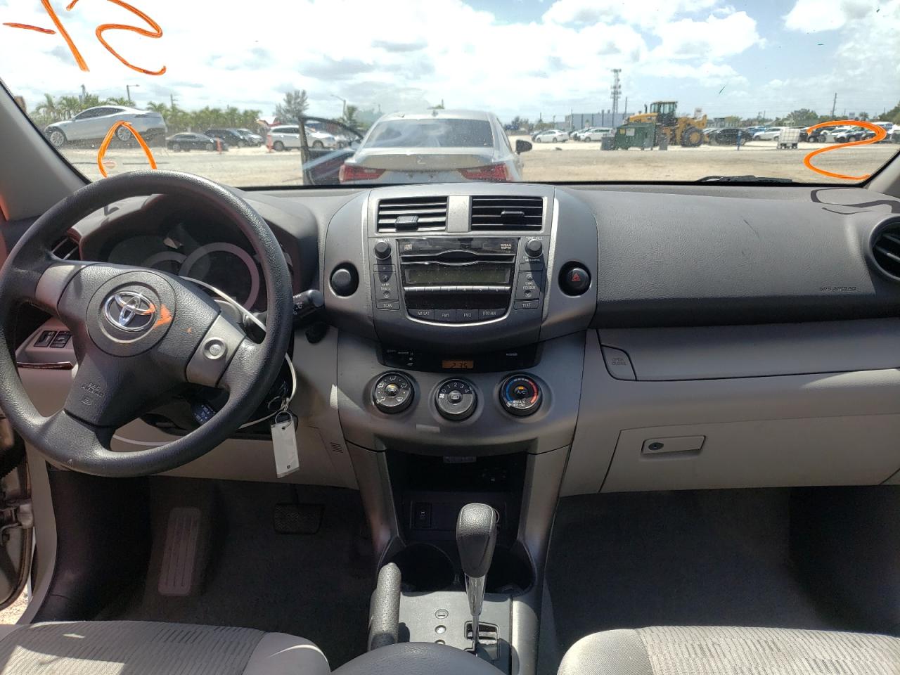 Photo 9 from auction – 2011 TOYOTA RAV4 with VIN 2T3ZF4DV8BW084957