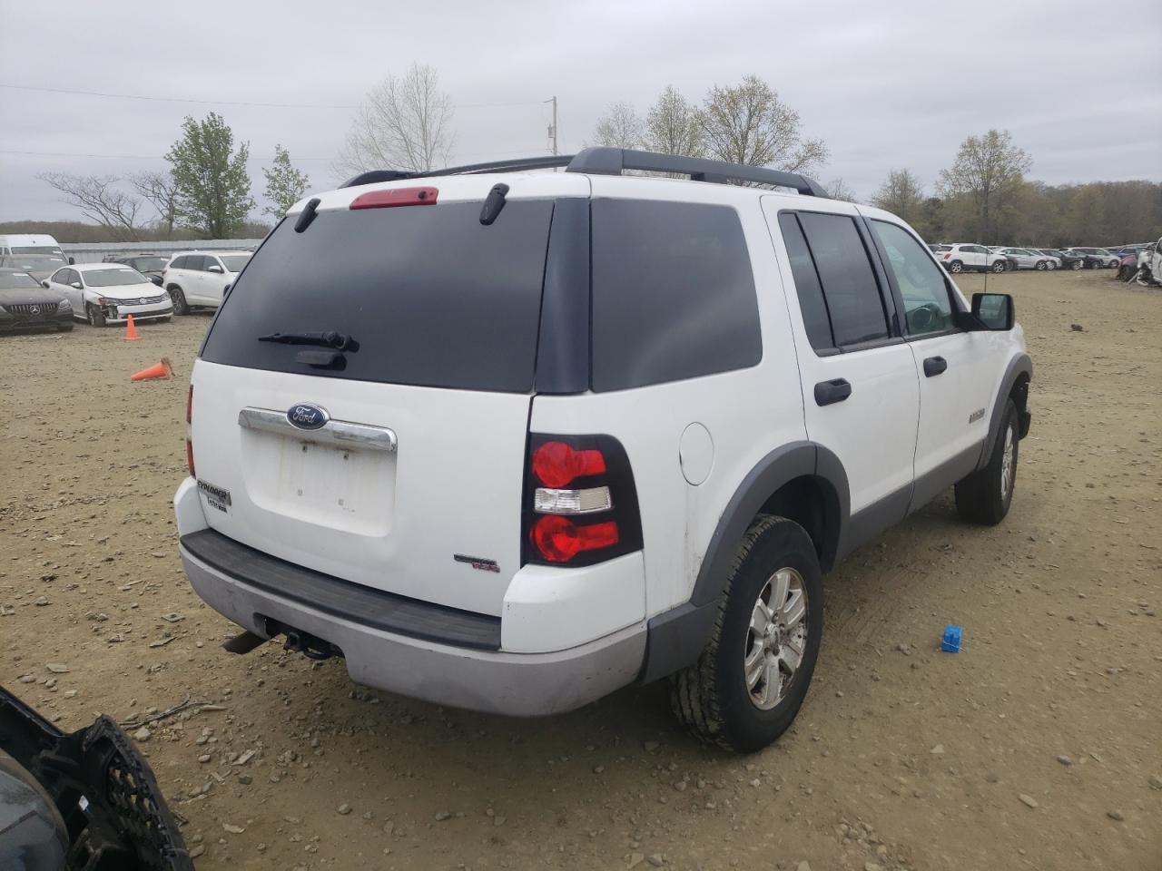 Photo 4 from auction – 2006 FORD EXPLORER X with VIN 1FMEU73E06UA35841