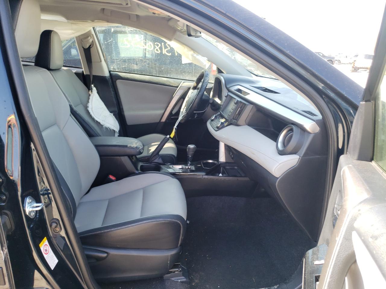 Photo 5 from auction – 2018 TOYOTA RAV4 HV LI with VIN JTMDJREV2JD171012