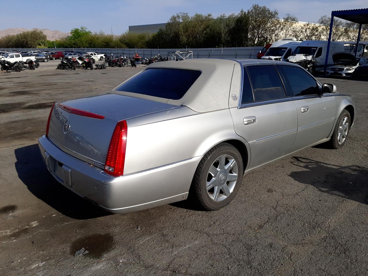 Photo 4 from auction – 2006 CADILLAC DTS with VIN 1G6KD57Y36U119994