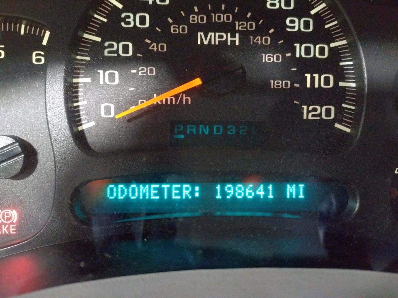 Photo 8 from auction – 2004 CHEVROLET SILVERADO with VIN 2GCEK19TX41227919