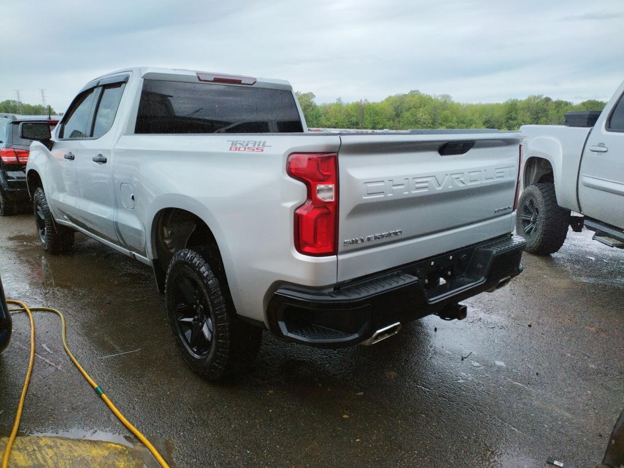 Photo 3 from auction – 2019 CHEVROLET SILVERADO with VIN 1GCRYCEF1KZ428026