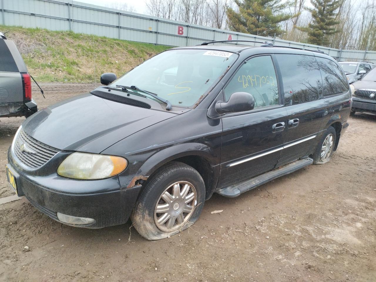 Photo 2 from auction – 2004 CHRYSLER TOWN & COU with VIN 2C8GT64L44R541561