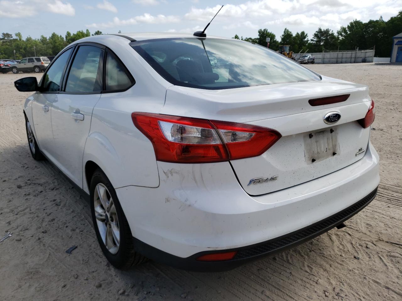 Photo 3 from auction – 2014 FORD FOCUS SE with VIN 1FADP3F29EL335910