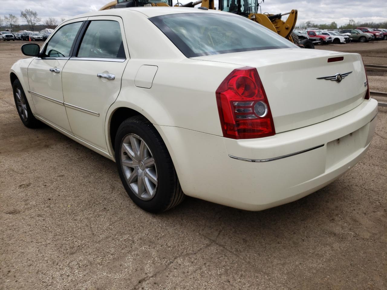 Photo 3 from auction – 2010 CHRYSLER 300 TOURIN with VIN 2C3CA5CV9AH254192