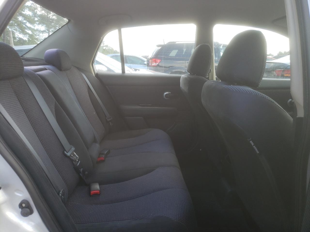 Photo 6 from auction – 2010 NISSAN VERSA S with VIN 3N1BC1APXAL417134