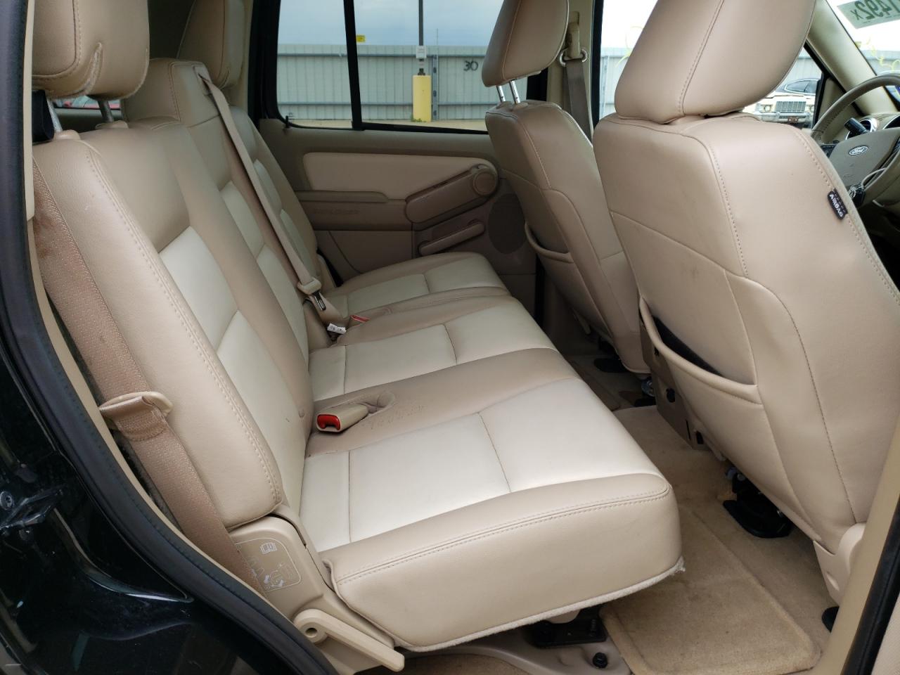 Photo 6 from auction – 2010 FORD EXPLORER E with VIN 1FMEU6EE4AUA96349