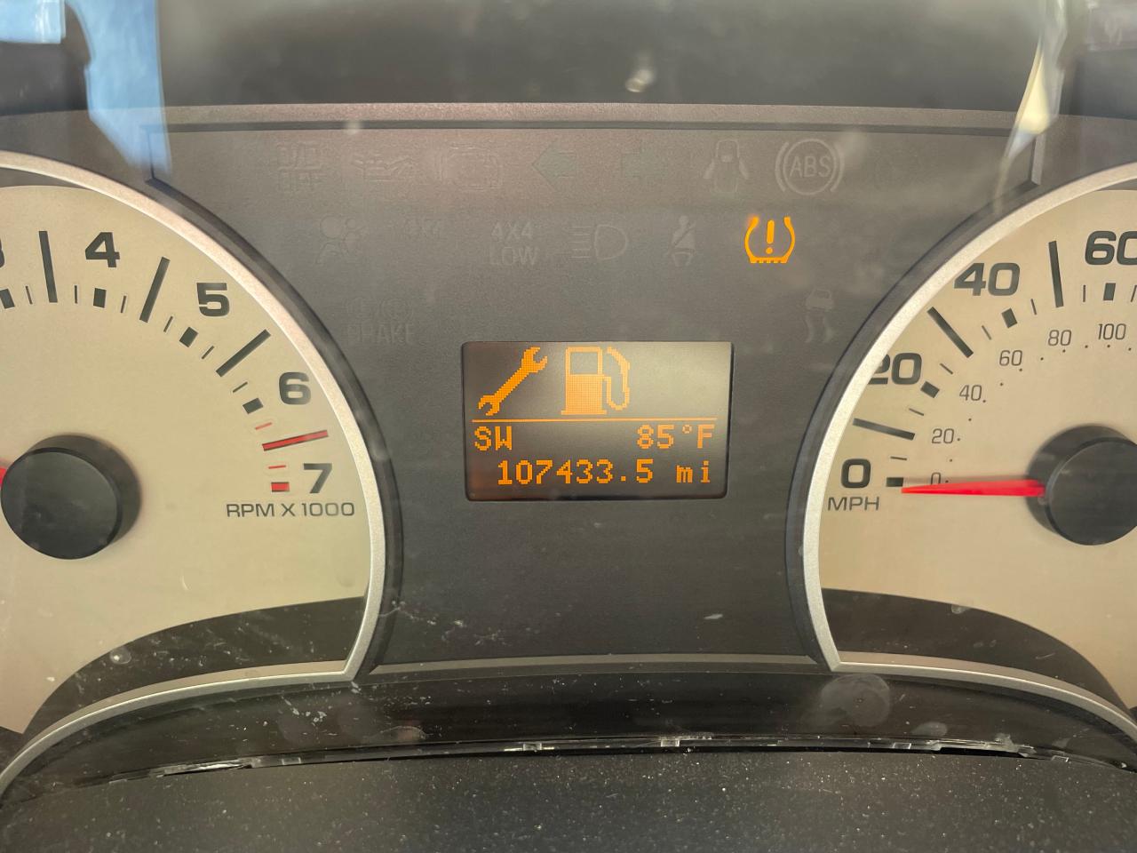 Photo 8 from auction – 2010 FORD EXPLORER E with VIN 1FMEU6EE0AUA25181