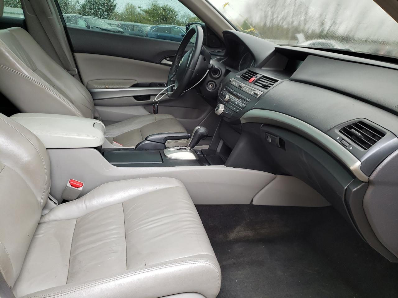 Photo 5 from auction – 2010 HONDA ACCORD EXL with VIN 1HGCP2F84AA001067
