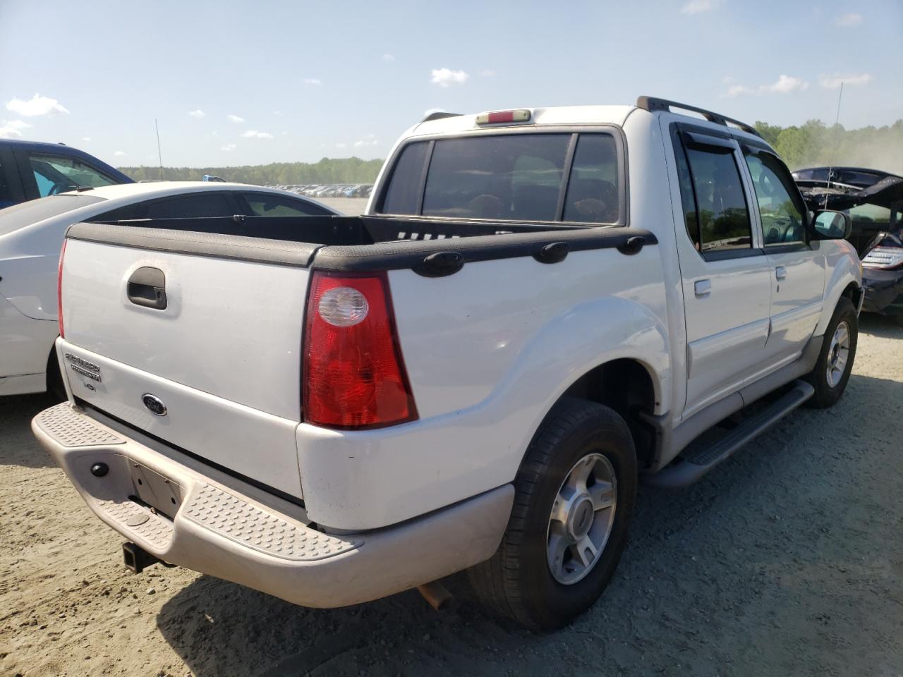 Photo 4 from auction – 2003 FORD EXPLORER S with VIN 1FMZU67E93UB57728