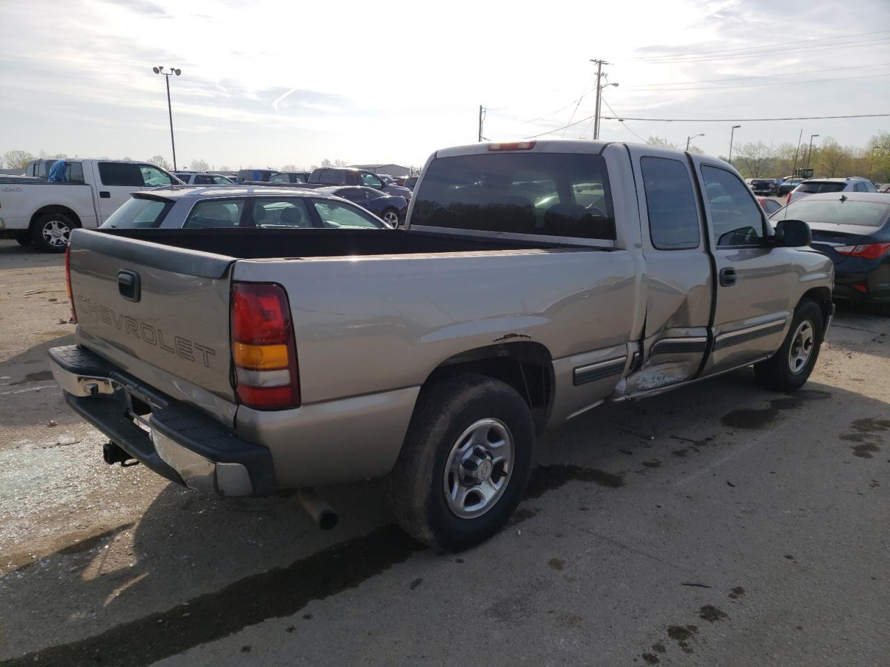 Photo 4 from auction – 2000 CHEVROLET SILVERADO with VIN 2GCEC19W7Y1106200