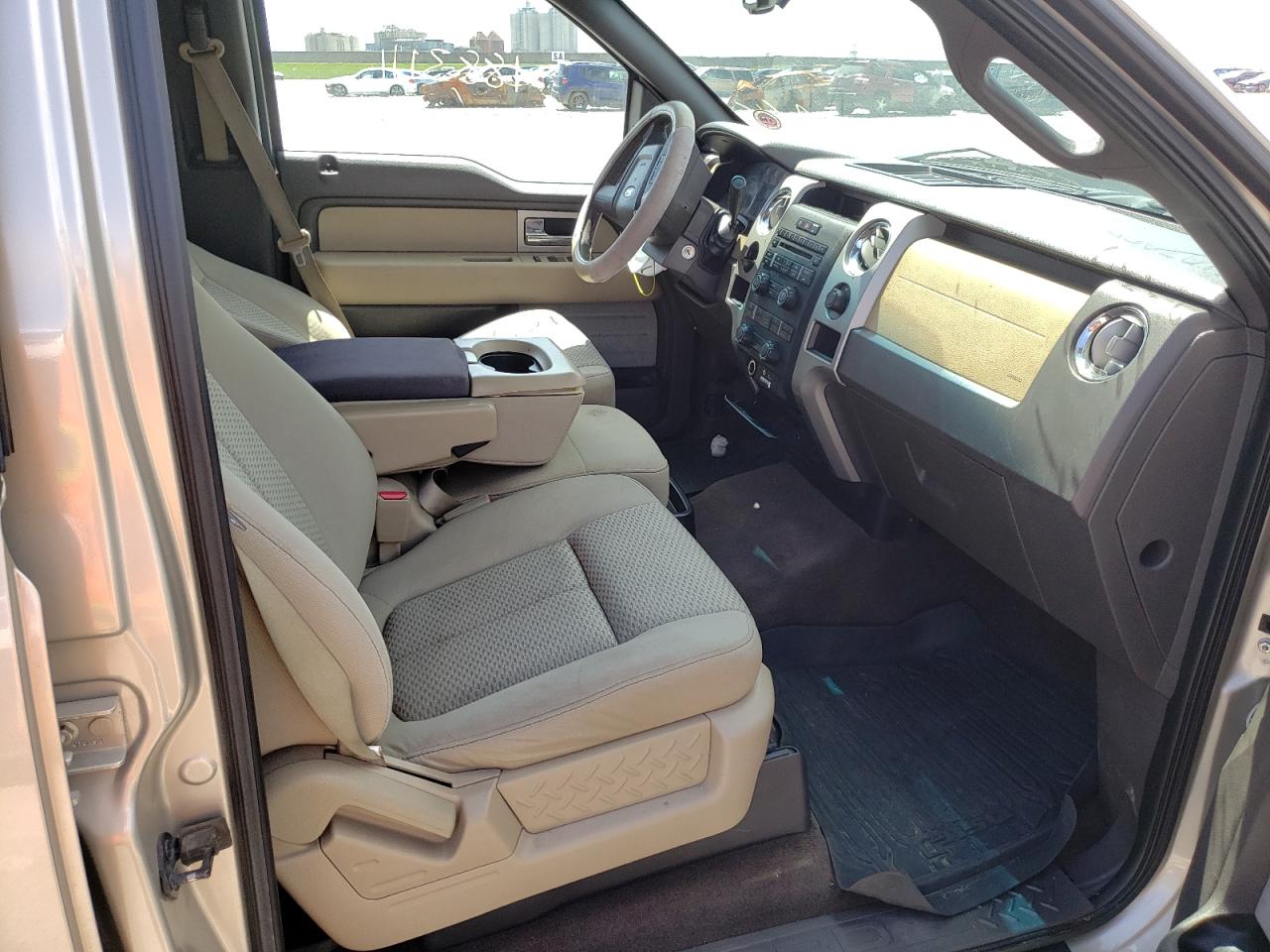 Photo 5 from auction – 2009 FORD F150 SUPER with VIN 1FTRW12899FA79337