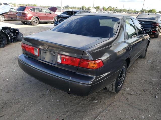 Photo 4 from auction – 2000 TOYOTA CAMRY CE with VIN 4T1BG28K5YU951915