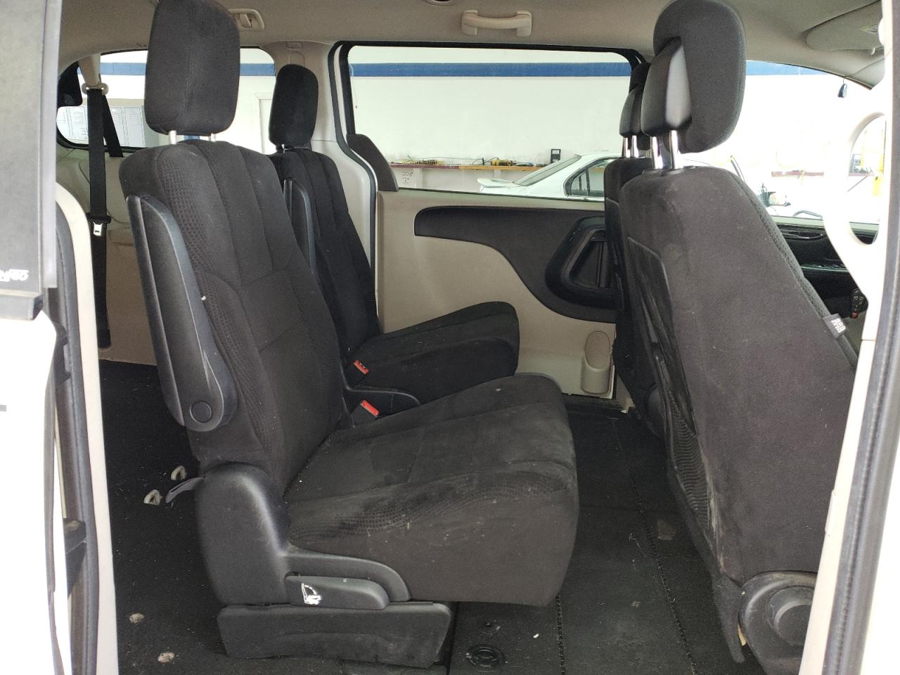 Photo 6 from auction – 2013 DODGE GRAND CARA with VIN 2C4RDGCG4DR748923