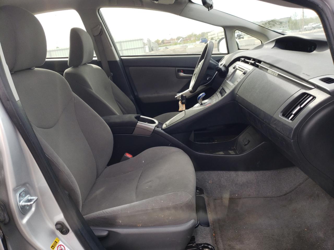 Photo 5 from auction – 2014 TOYOTA PRIUS with VIN JTDKN3DU7E0387453