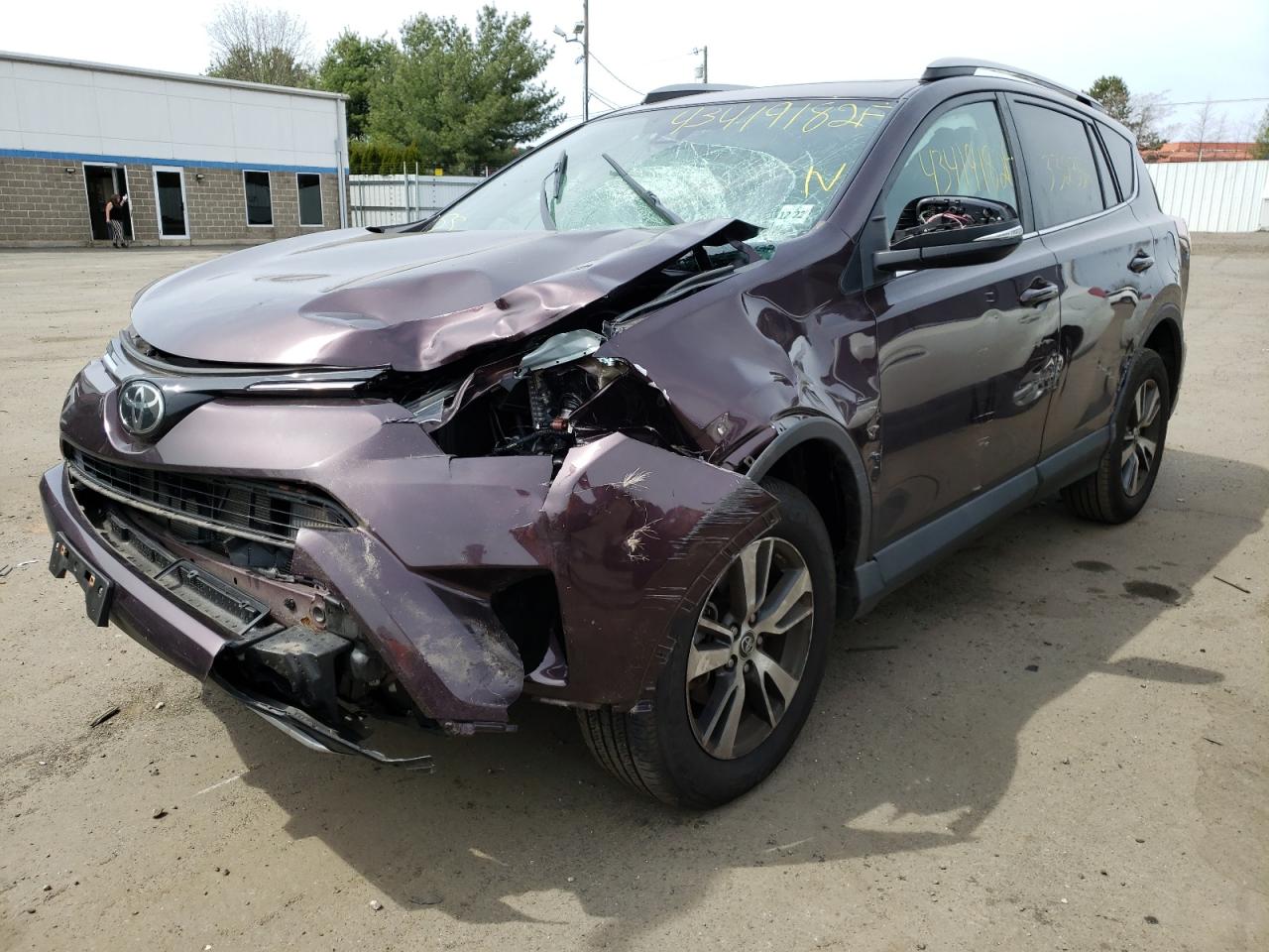 Photo 2 from auction – 2018 TOYOTA RAV4 ADVEN with VIN 2T3RFREV5JW736735