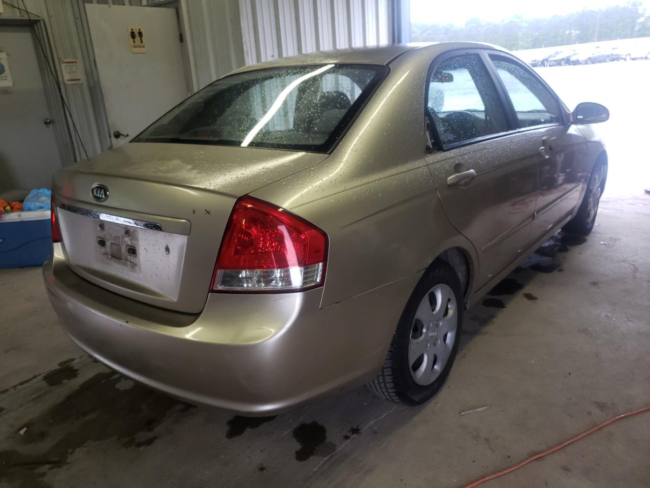 Photo 4 from auction – 2007 KIA SPECTRA EX with VIN KNAFE122775378018