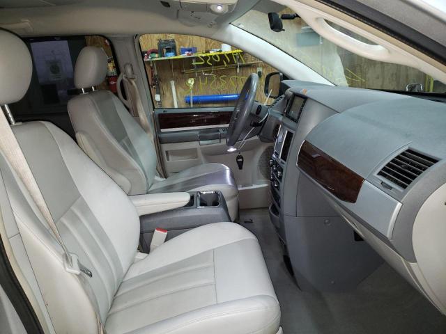 Photo 5 from auction – 2010 CHRYSLER TOWN & COU with VIN 2A4RR5D16AR128998