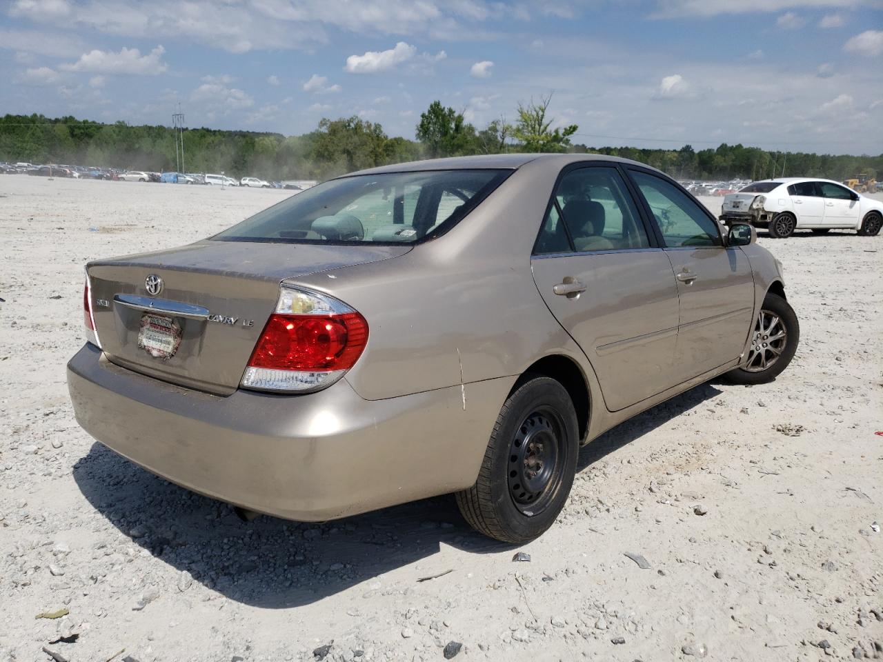 Photo 4 from auction – 2005 TOYOTA CAMRY LE with VIN 4T1BE32KX5U602703
