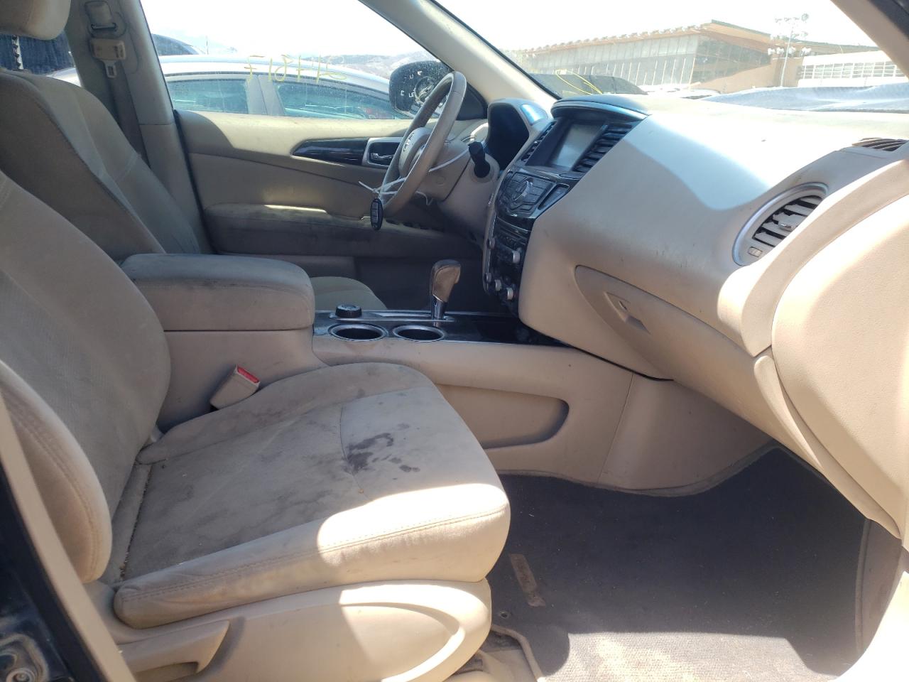 Photo 5 from auction – 2014 NISSAN PATHFINDER with VIN 5N1AR2MM0EC602613