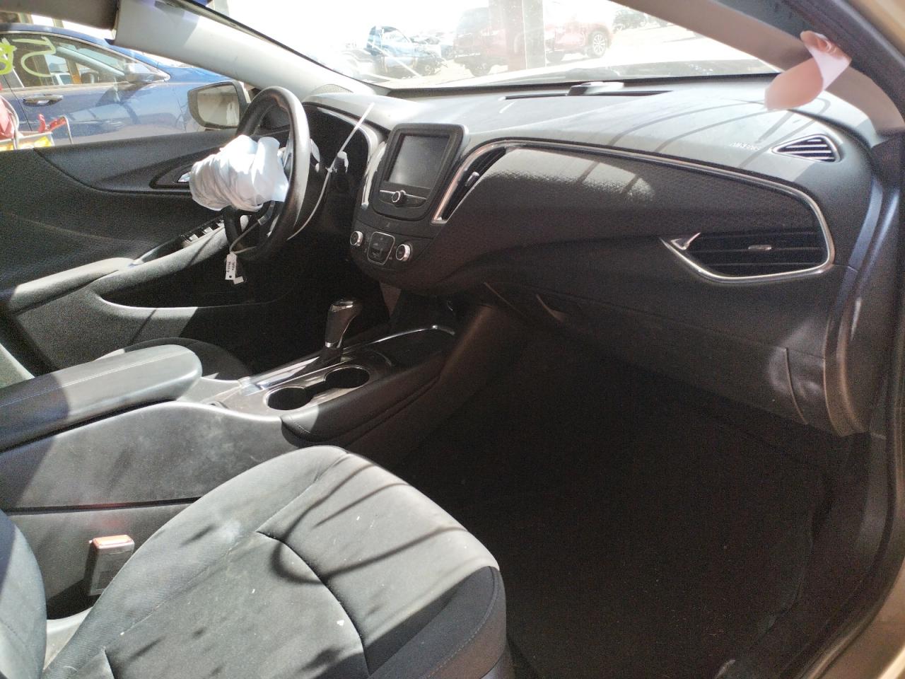 Photo 5 from auction – 2016 CHEVROLET MALIBU LT with VIN 1G1ZE5ST5GF232512
