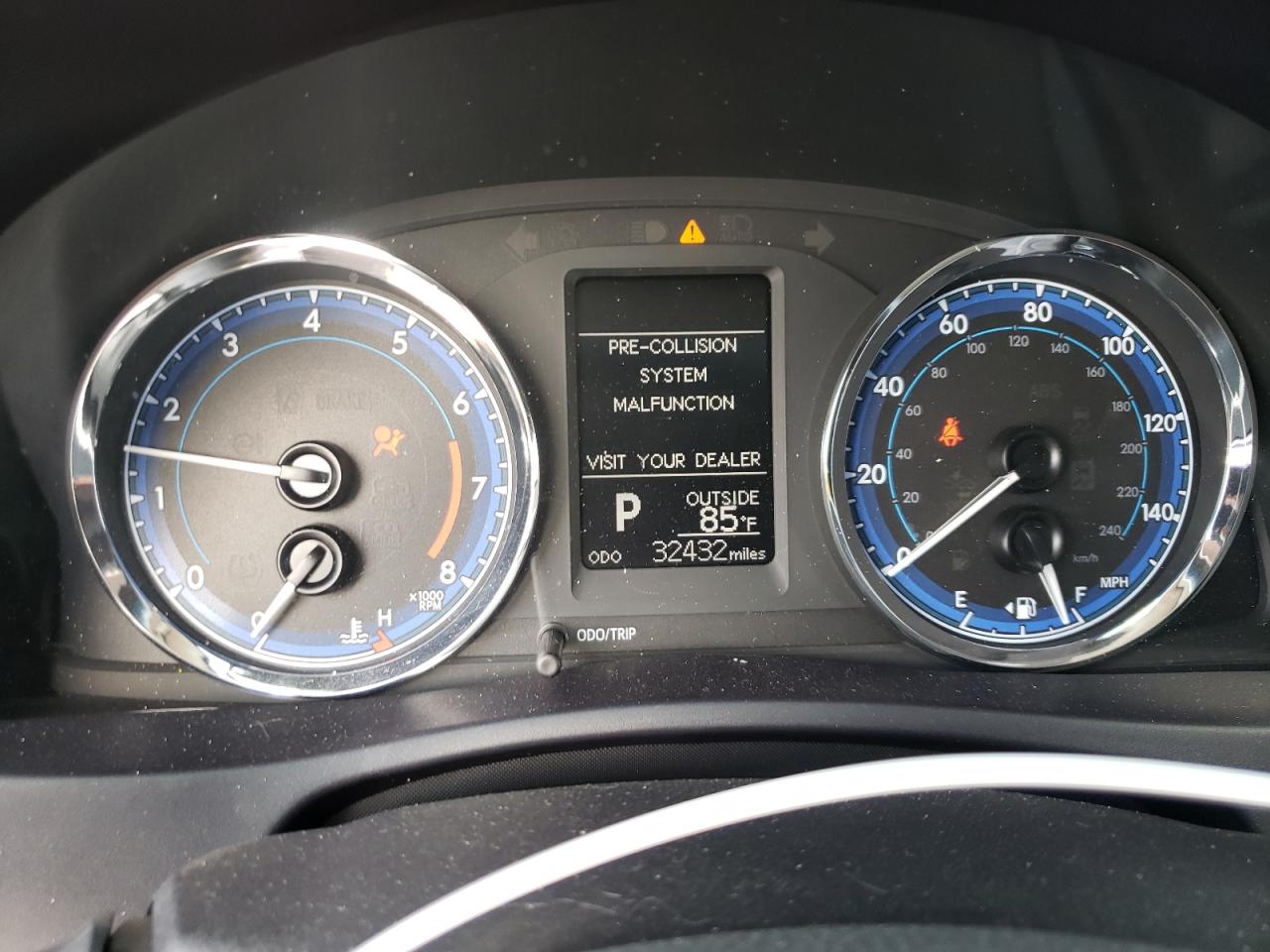 Photo 8 from auction – 2018 TOYOTA COROLLA L with VIN 5YFBURHE8JP782069