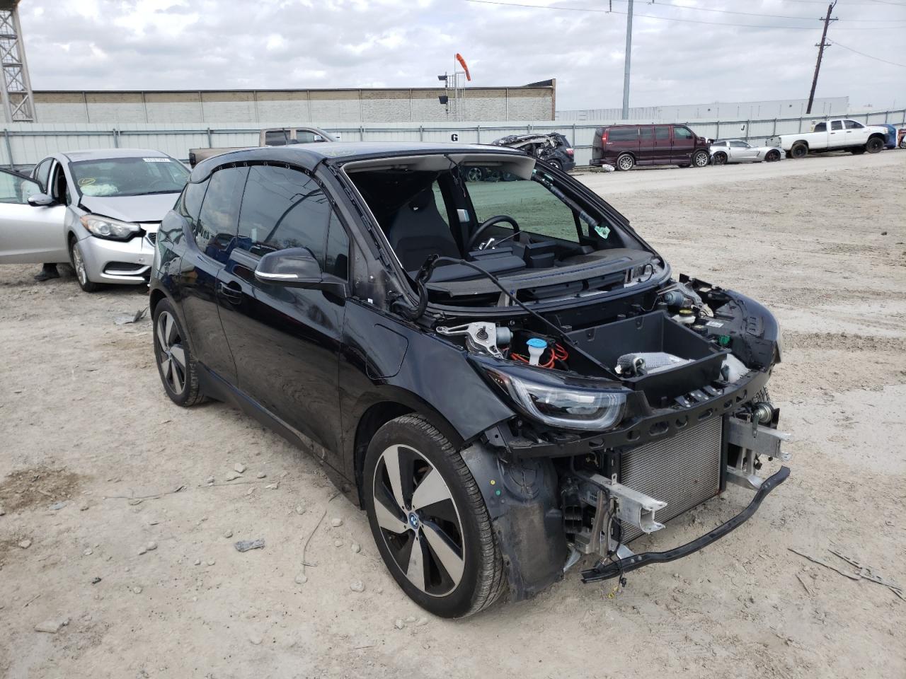 BMW I3 REX 2017 with VIN WBY1Z8C37HV895403 - Photo from auction