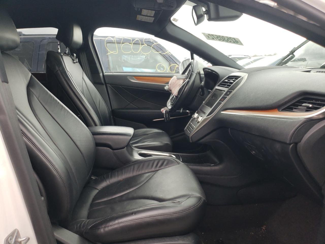 Photo 5 from auction – 2019 LINCOLN MKC RESERV with VIN 5LMCJ3D95KUL44660