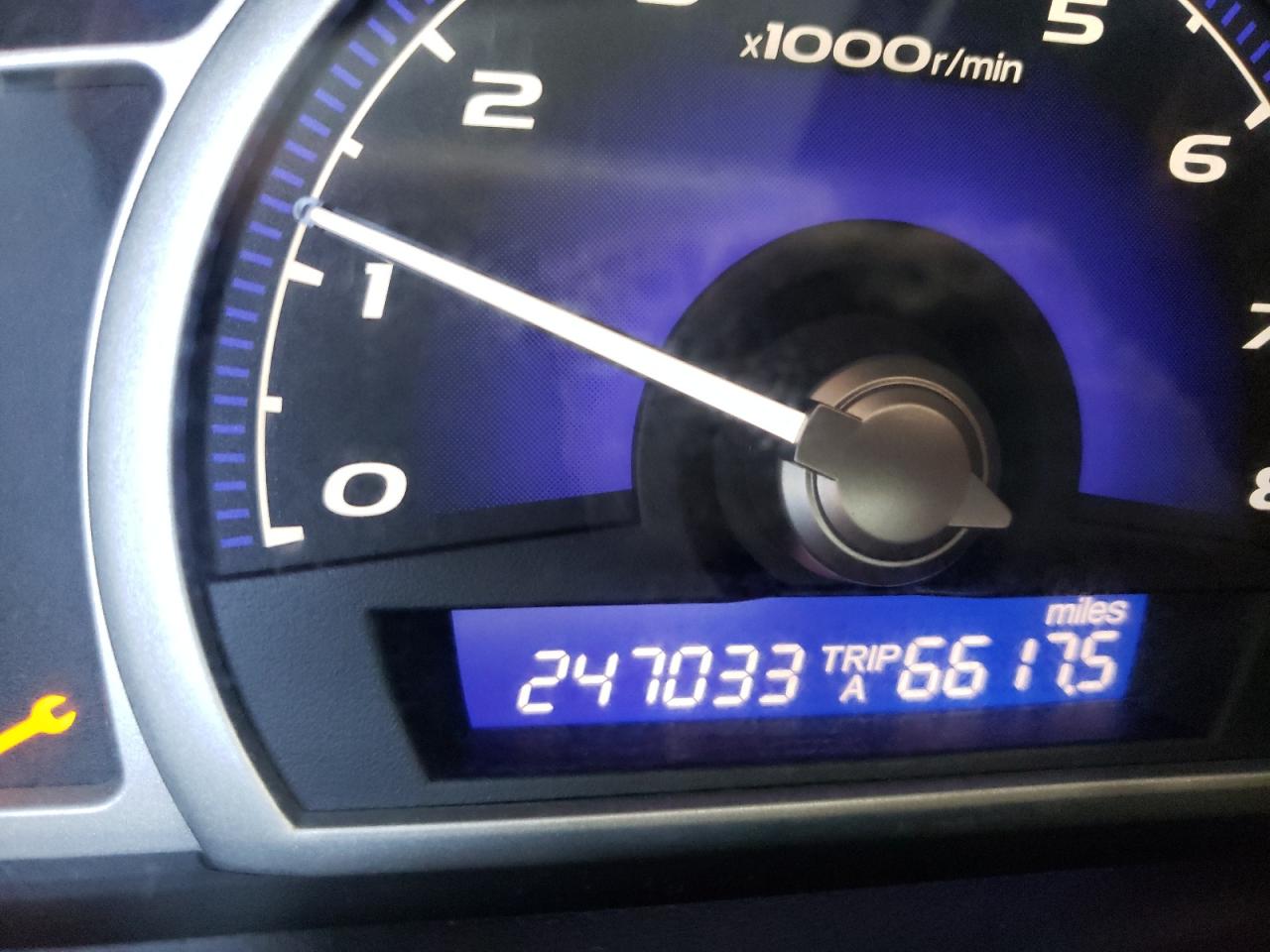 Photo 8 from auction – 2010 HONDA CIVIC LX with VIN 19XFA1F57AE067347