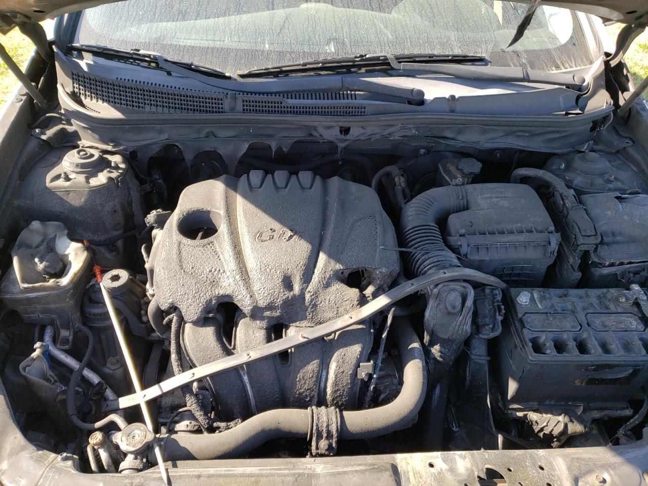 Photo 7 from auction – 2011 HYUNDAI SONATA SE with VIN 5NPEC4AC5BH136255